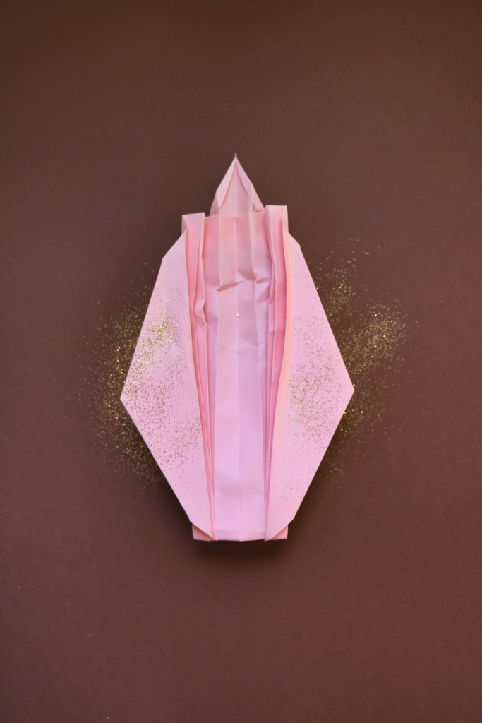 À Paris, My Dear Vagina organise un atelier d'origami de vulve créative